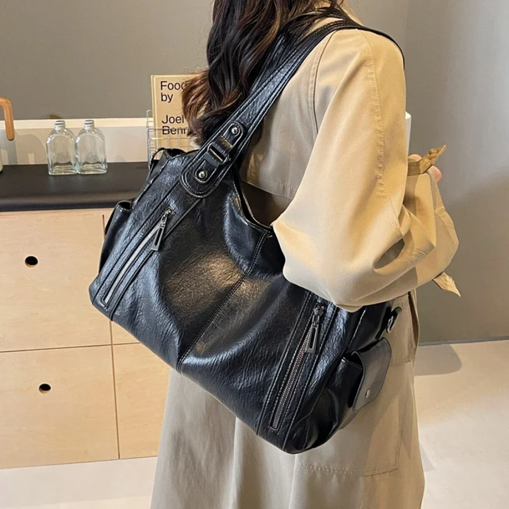 Isabella | Dakota Shoulder Bag