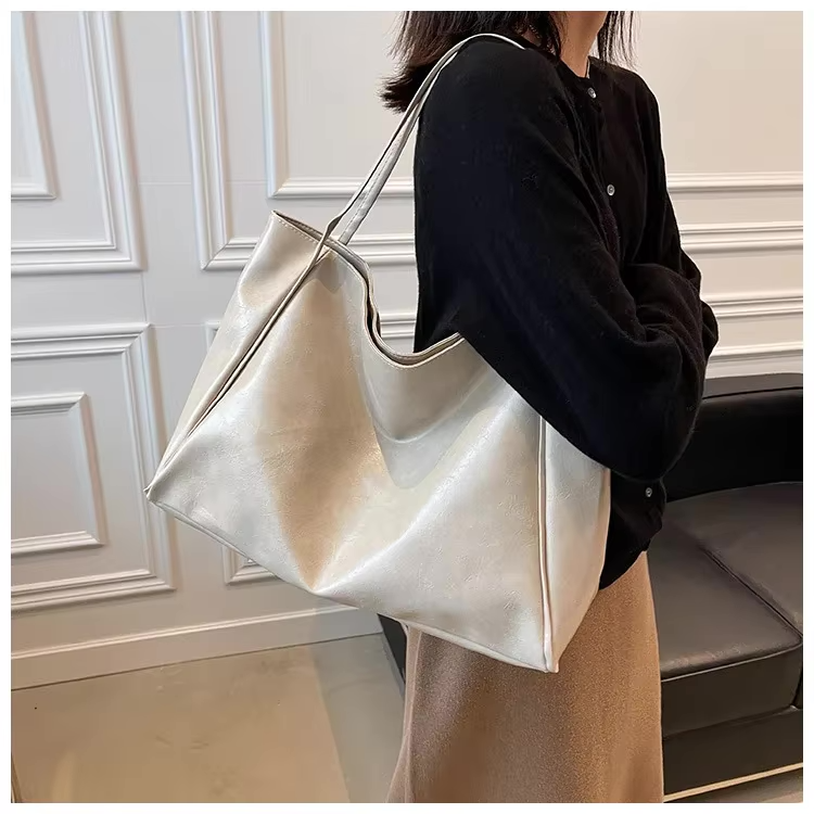 Aria | Simplistic Elegant Tote Bag